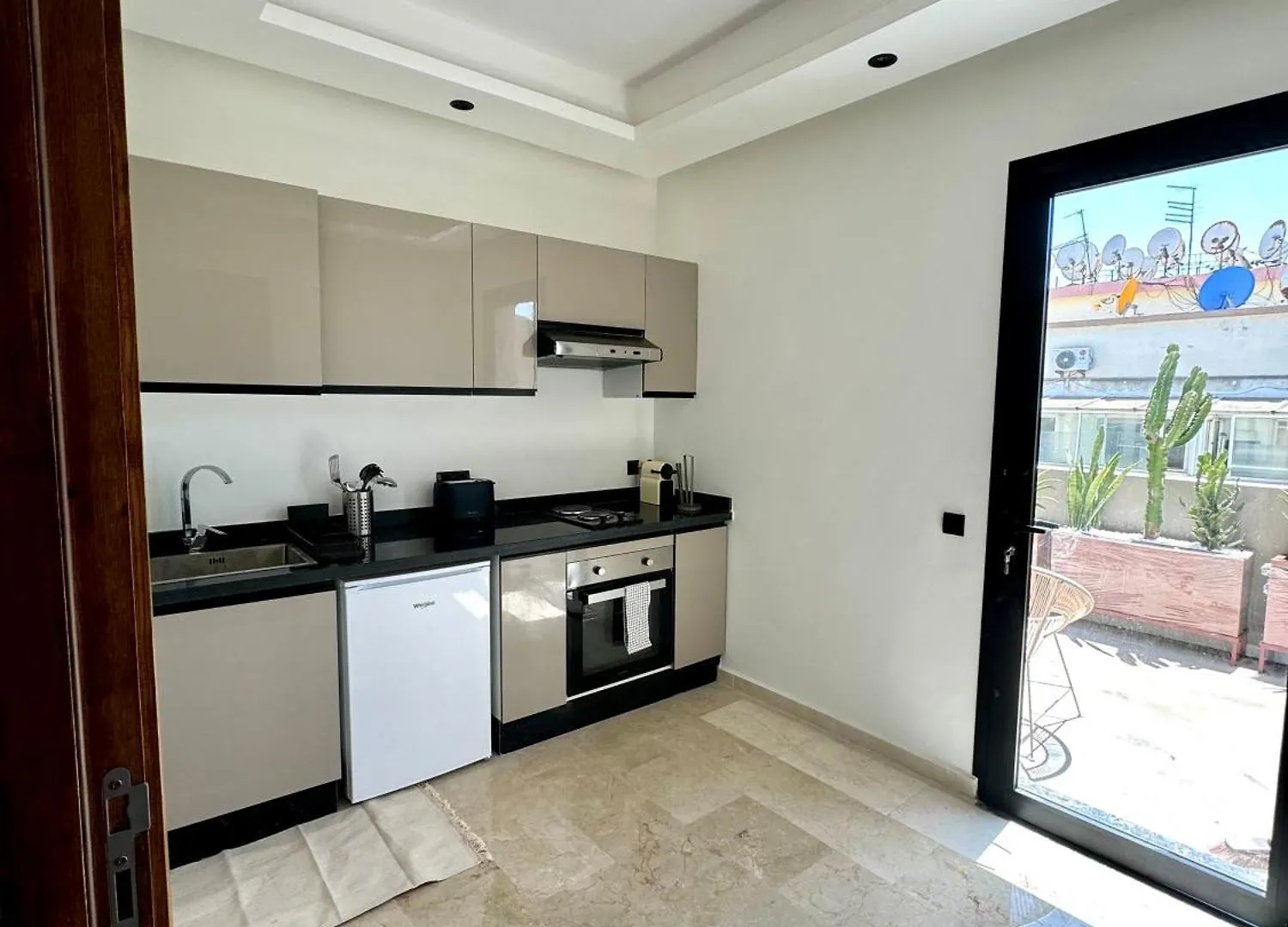 Maarif Picasso Studio & Private Terrace & Parking Casablanca 0*,  Marokkó