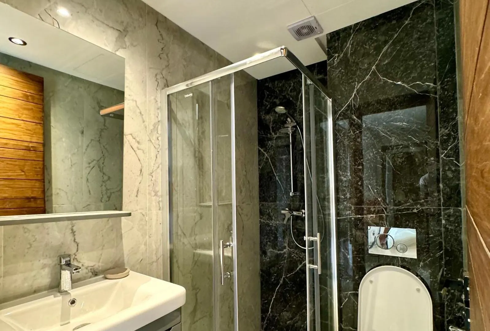 Maarif Picasso Studio & Private Terrace & Parking Casablanca 0*,