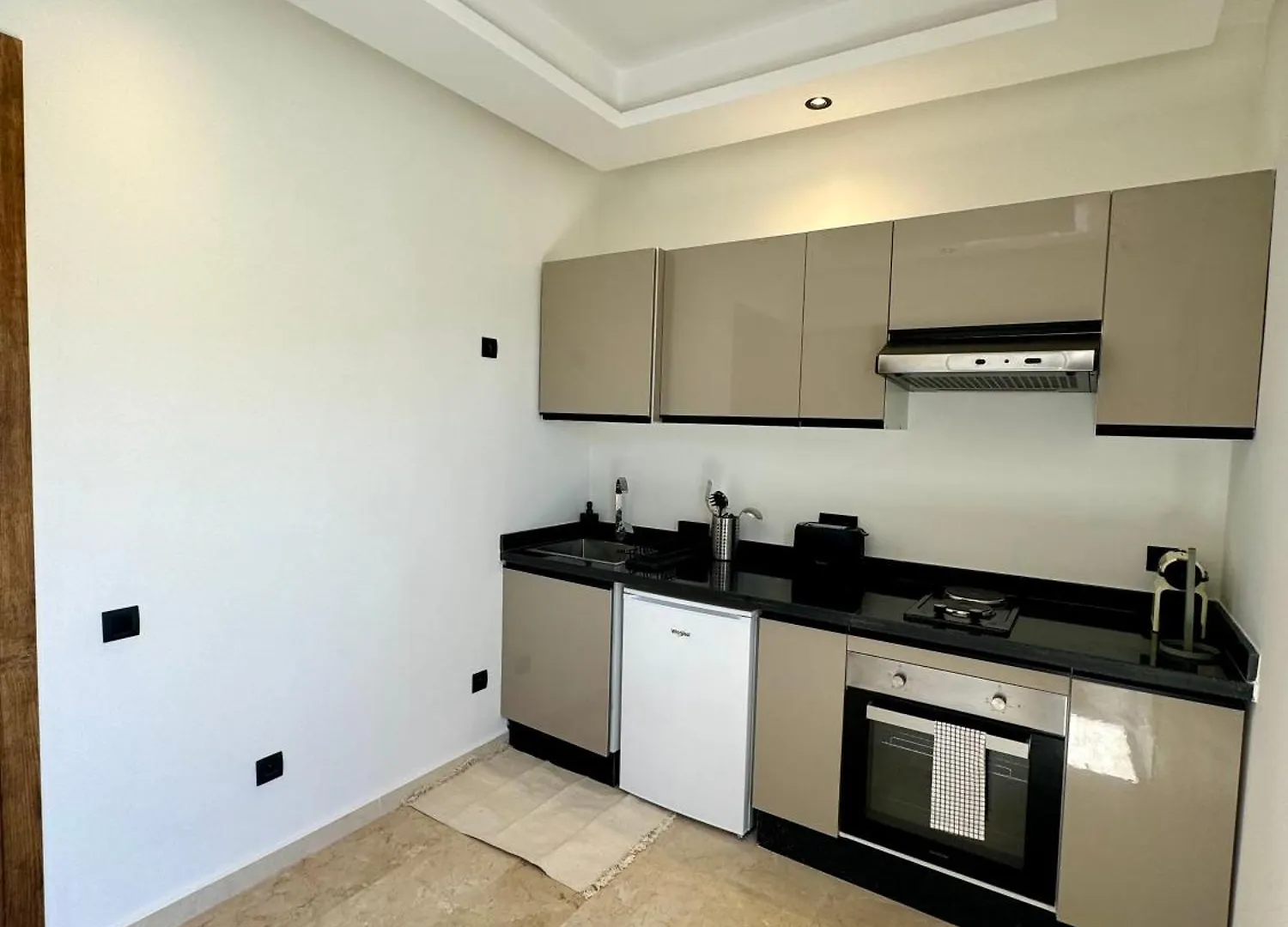 Maarif Picasso Studio & Private Terrace & Parking Casablanca Marokkó